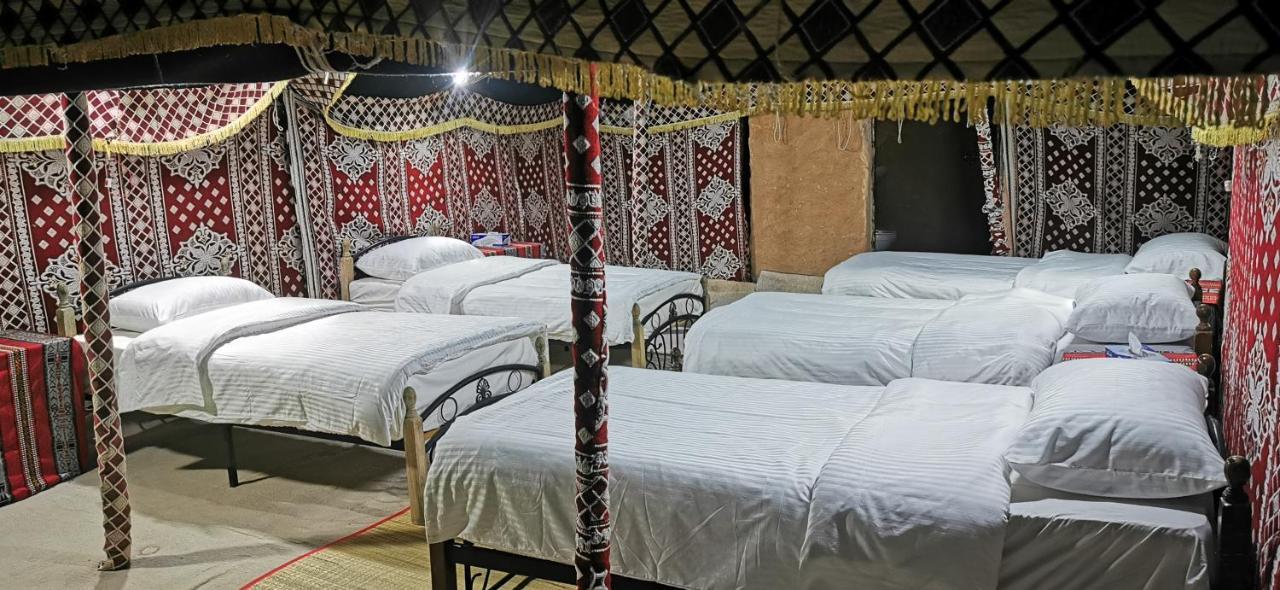 Desert Wonders Camp Ḩawīyah Exteriör bild