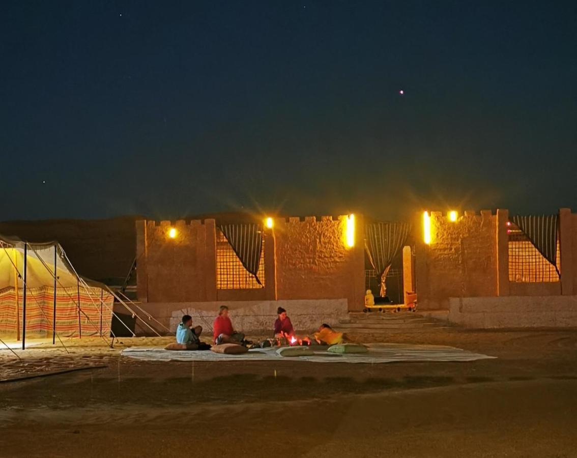 Desert Wonders Camp Ḩawīyah Exteriör bild