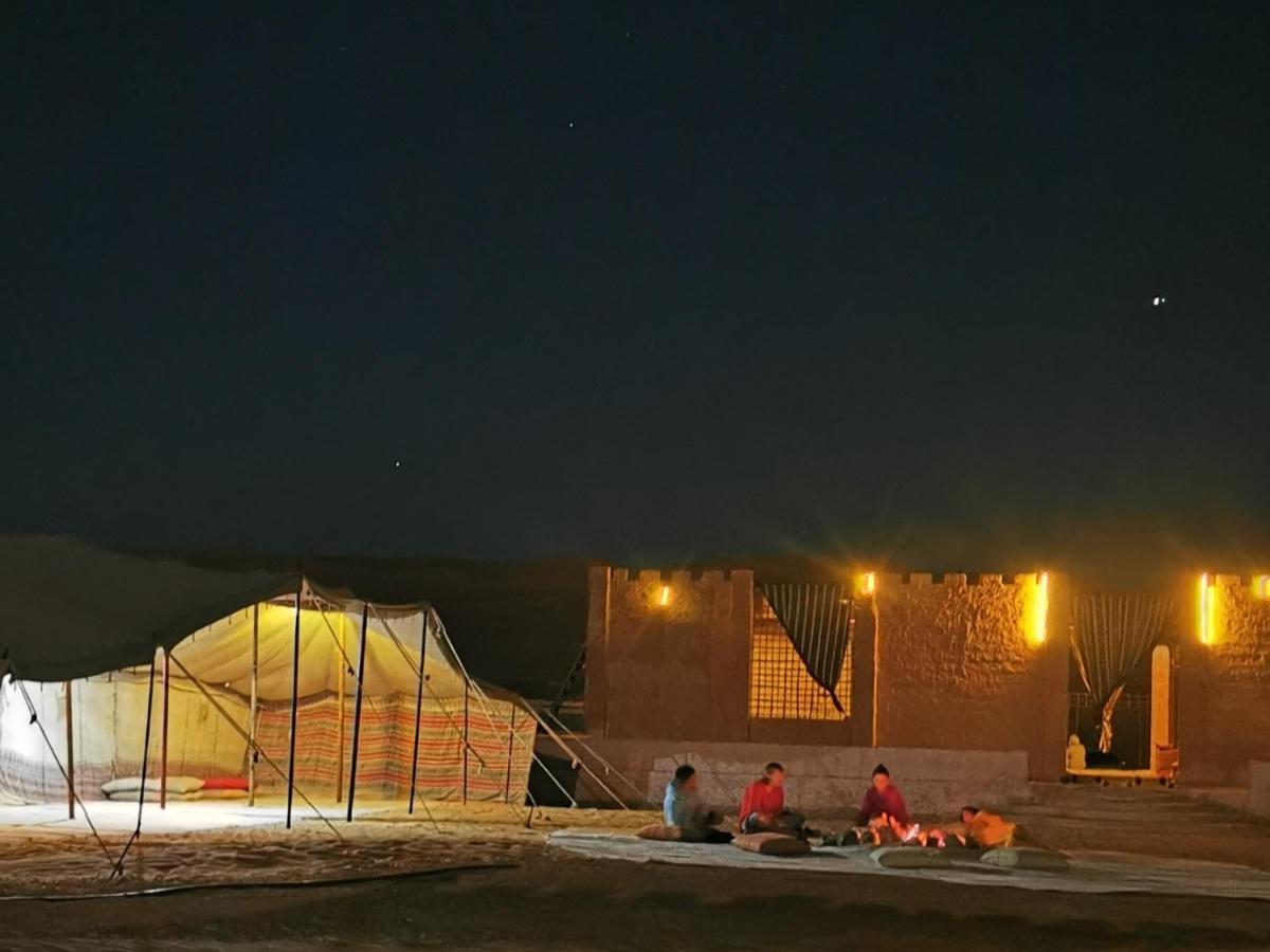 Desert Wonders Camp Ḩawīyah Exteriör bild