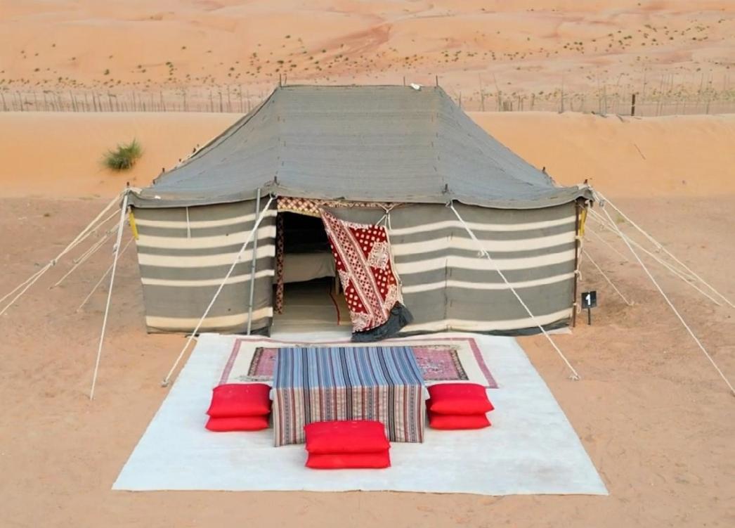 Desert Wonders Camp Ḩawīyah Exteriör bild
