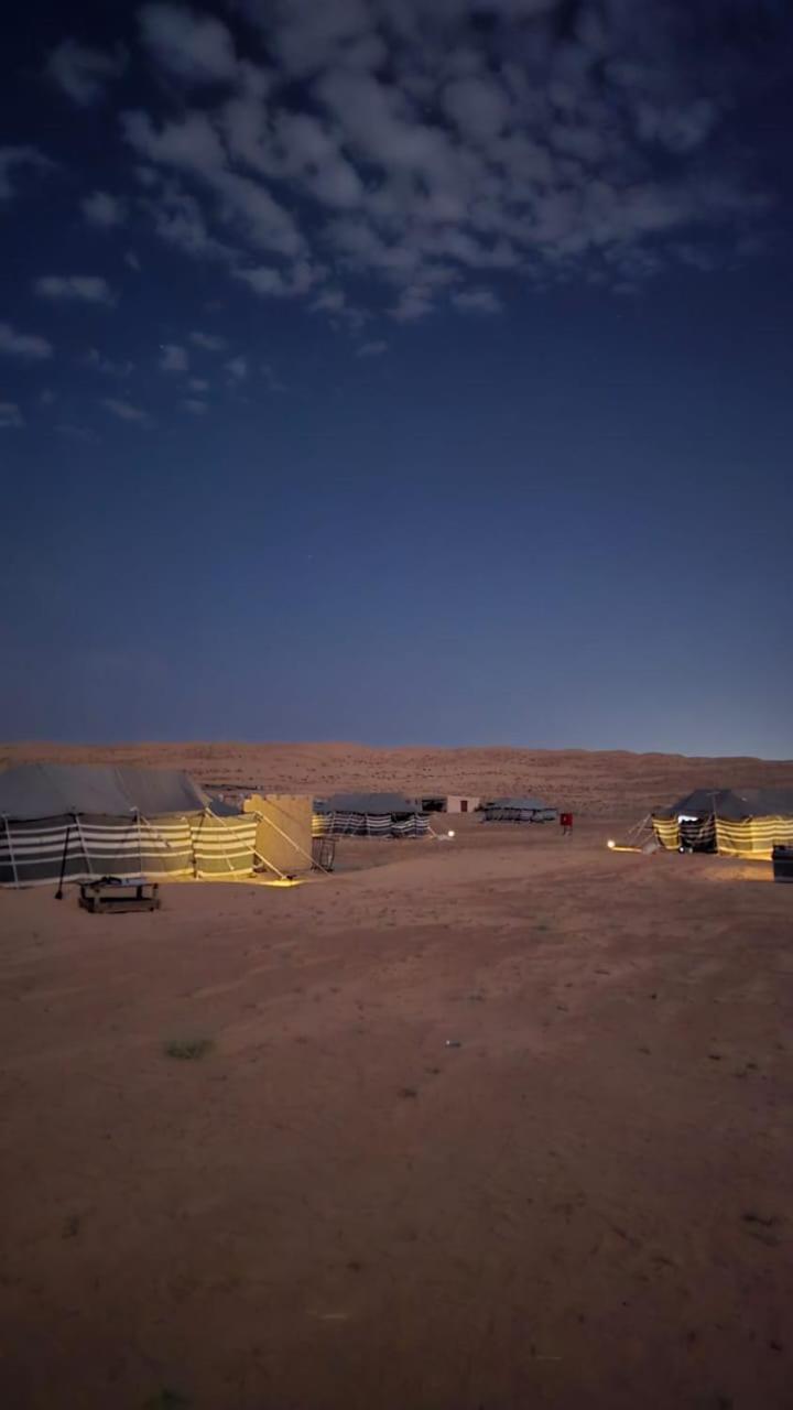 Desert Wonders Camp Ḩawīyah Exteriör bild