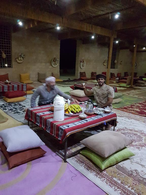 Desert Wonders Camp Ḩawīyah Exteriör bild